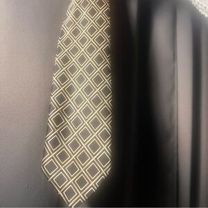 Geometric Pattern Tie -‎ Black and Gold